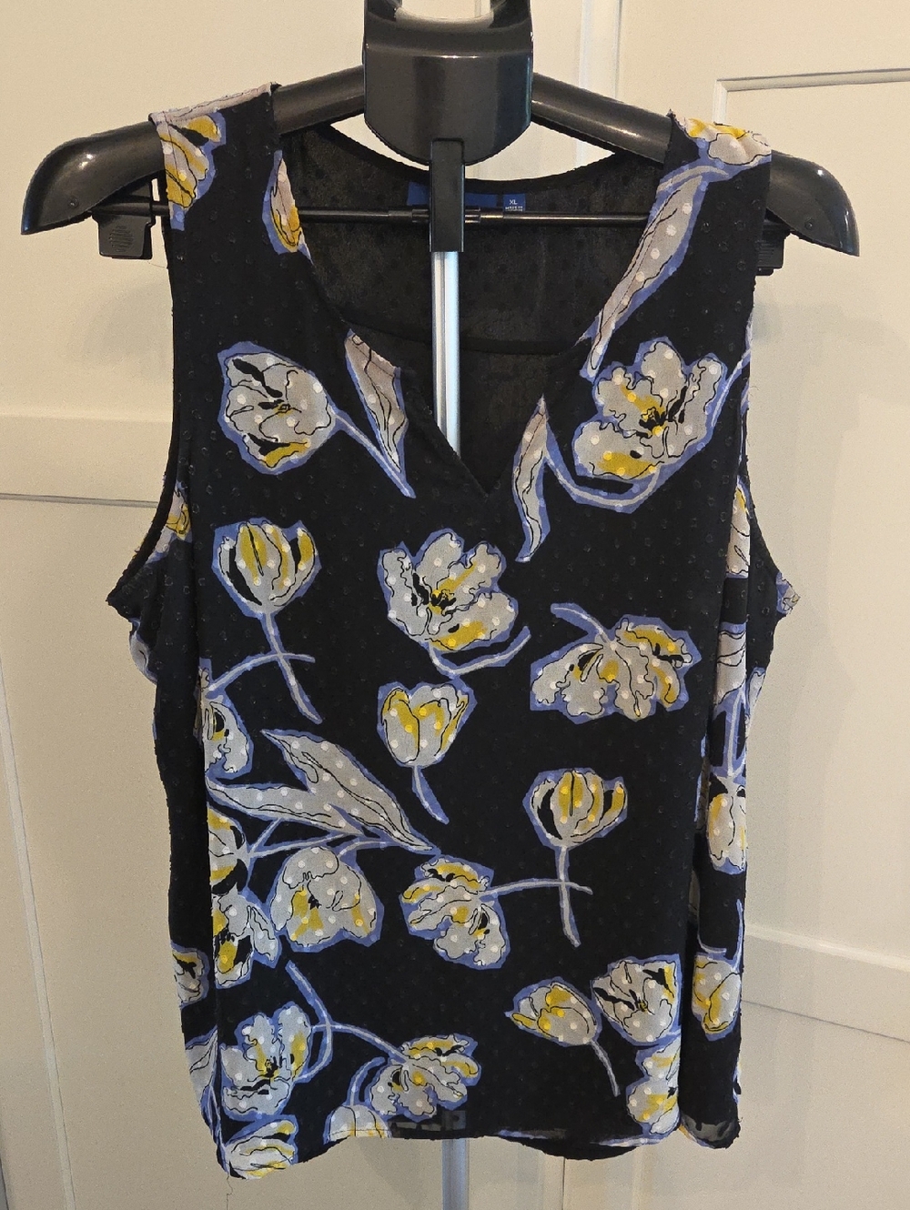 Apt. 9 Black Floral Sleeveless Top with Yellow & Light Blue Accents Size XL